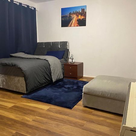 Double En-Suite Rooms Nevendon 외부 사진